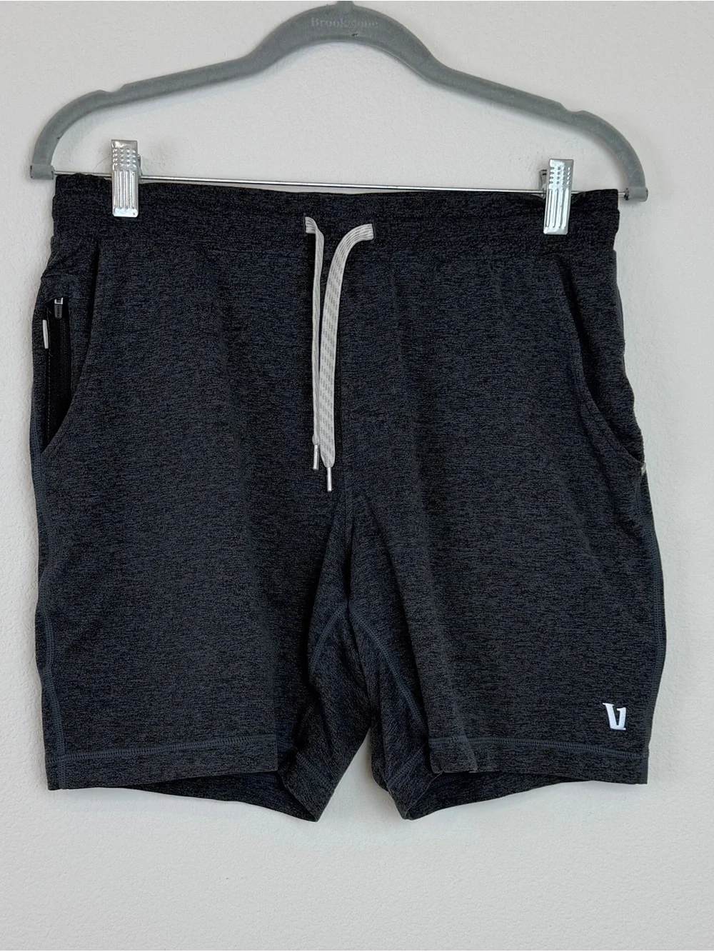 Vuori Men’s Pronto Performance shorts | Small | Grey